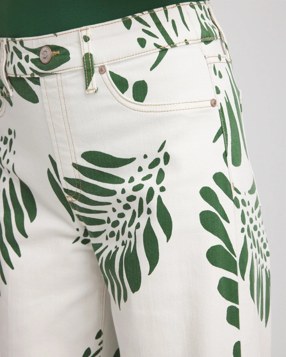 Chico's Clothing Palm-Frond-Motif Pull-On Wide-Leg Cropped Jeans