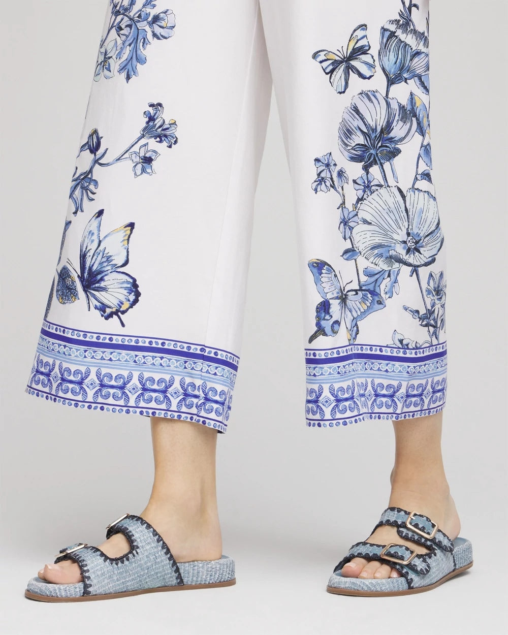 Chico's Clothing Butterfly Pull-On Linen Cropped Pants