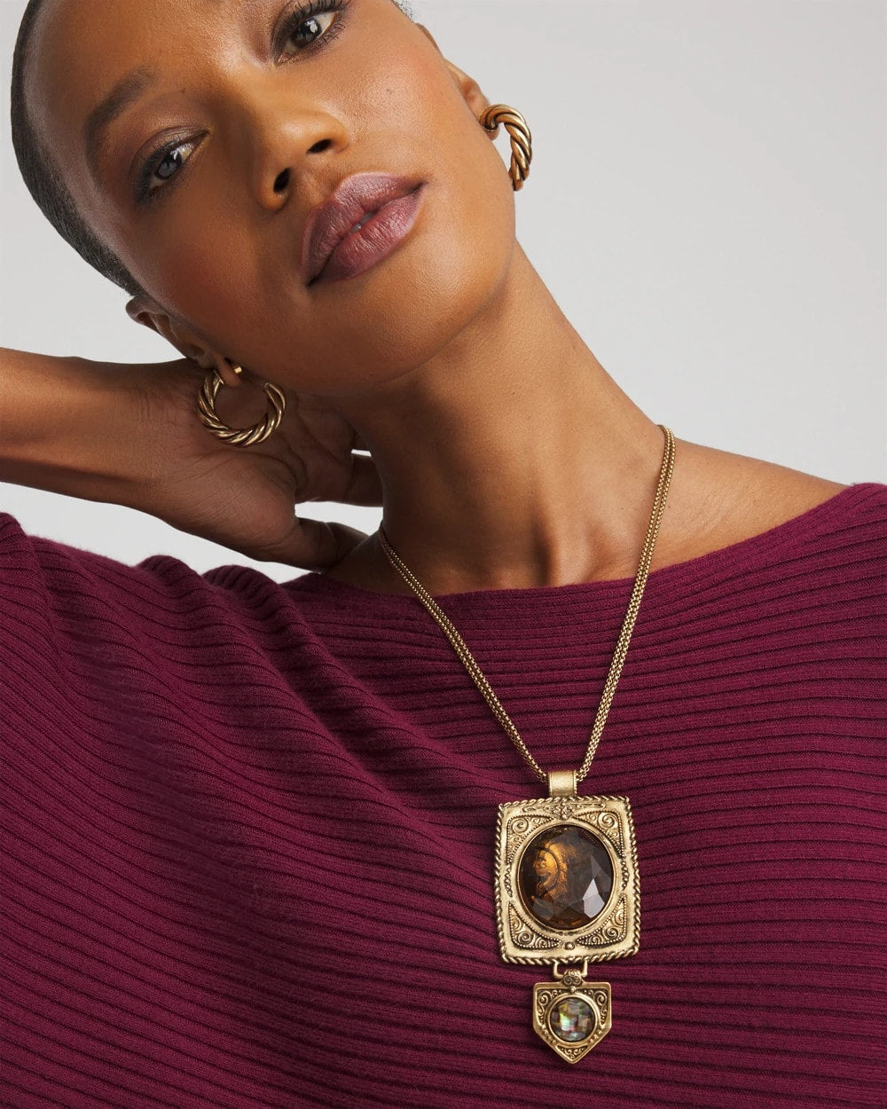 Chico's Jewelry Adjustable Medallion Gem Pendant