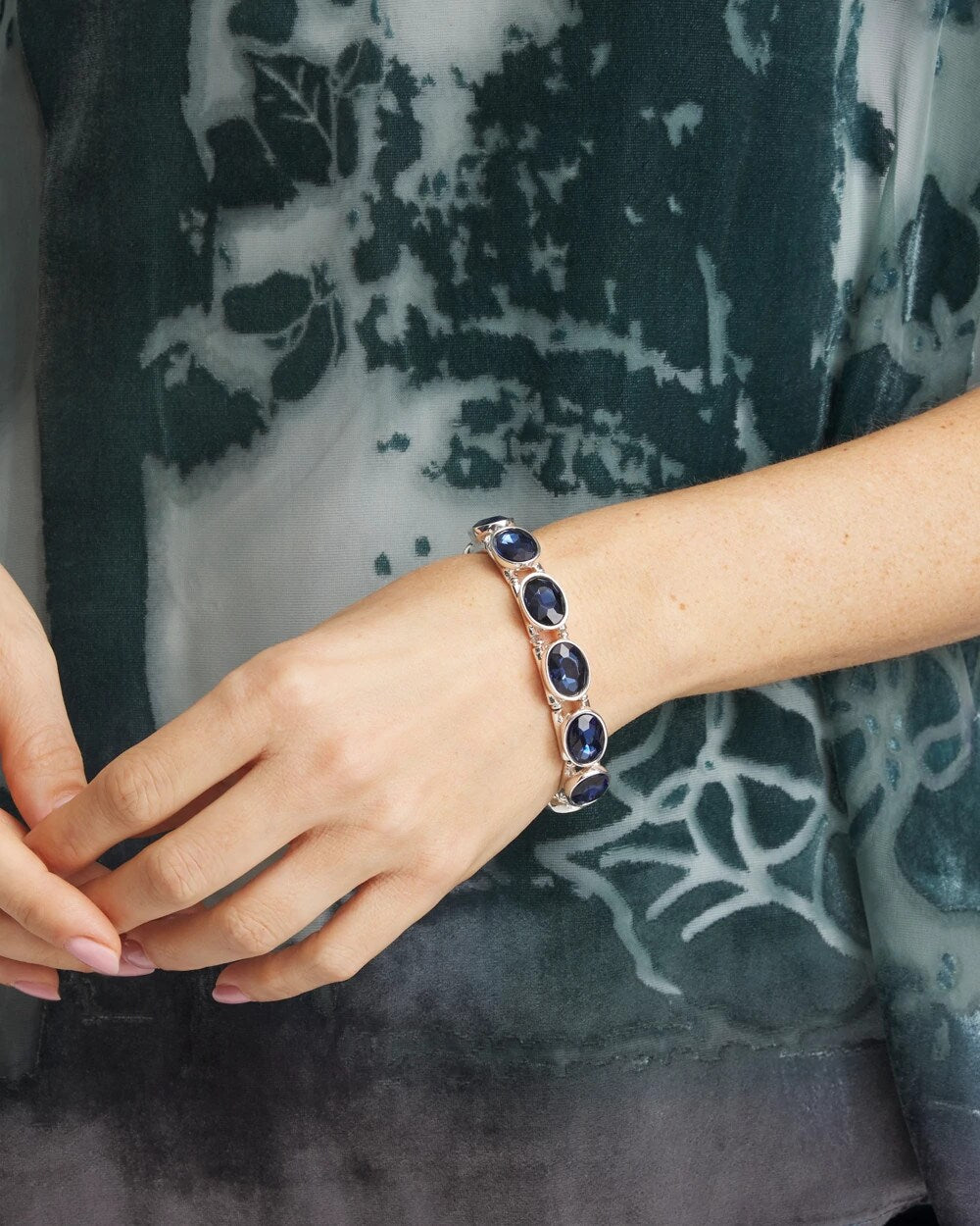 Chico's Jewelry Large Faceted Gem Stretch Bracelet