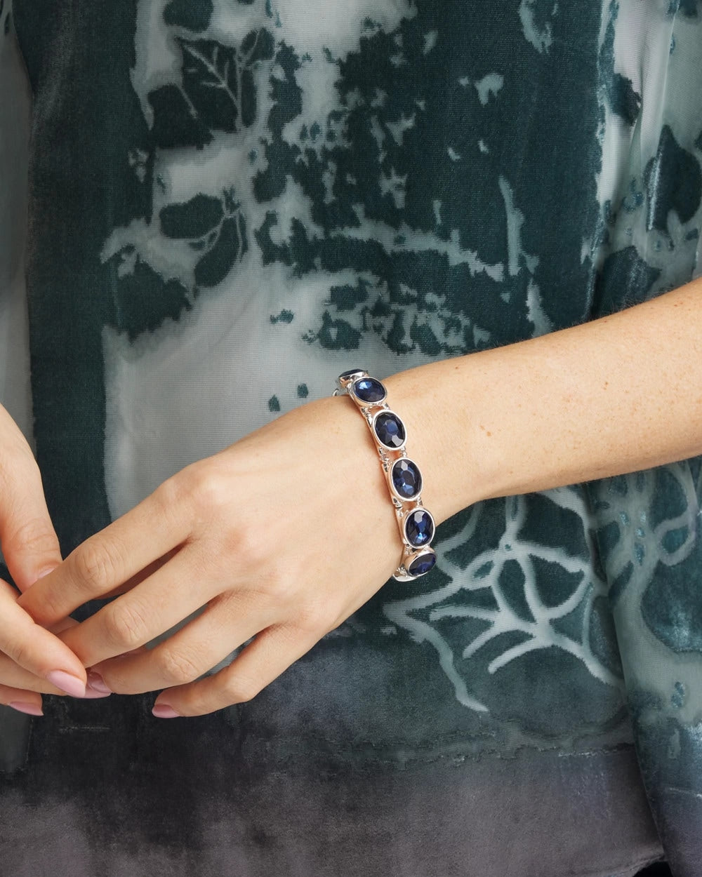 Chico's Jewelry Large Faceted Gem Stretch Bracelet